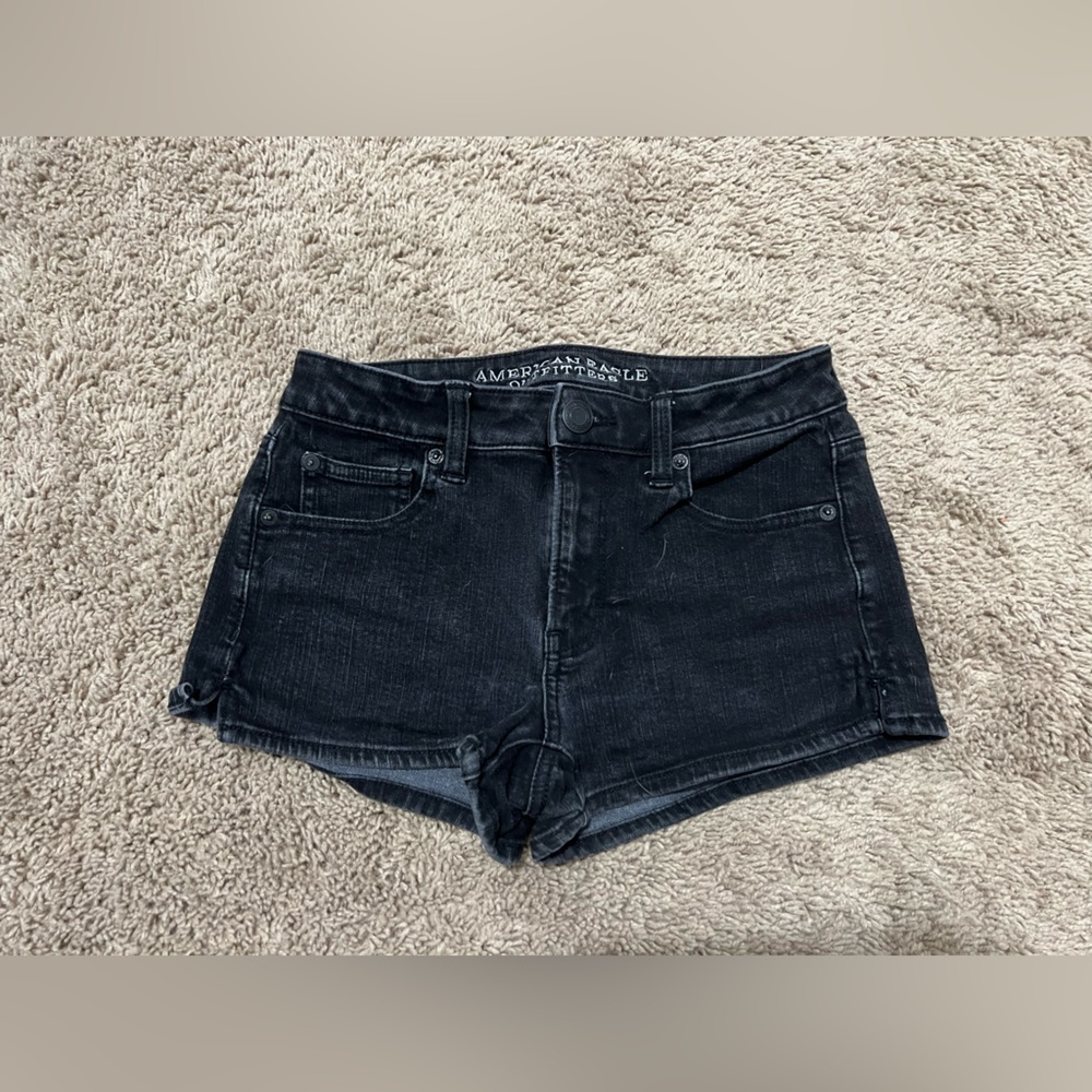 Size 0 shortie American Eagle black shorts